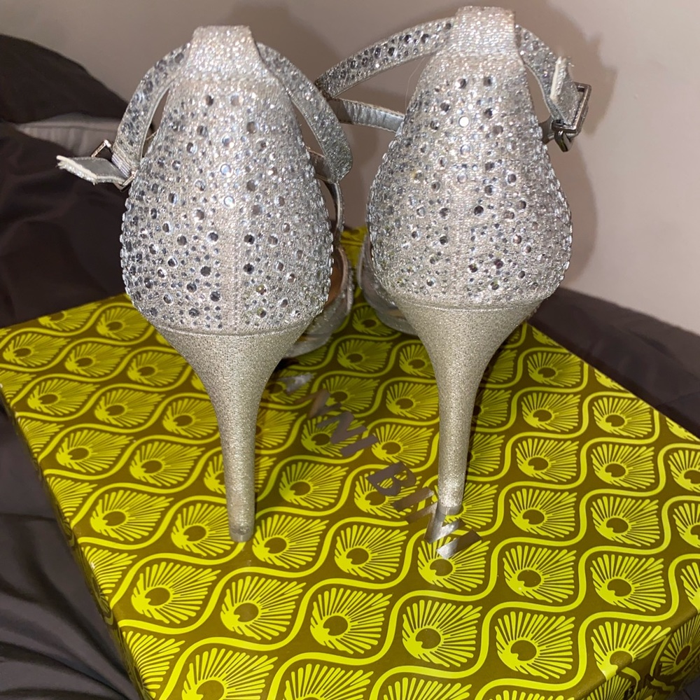 Size: 8.5 - Picture 2 of 2